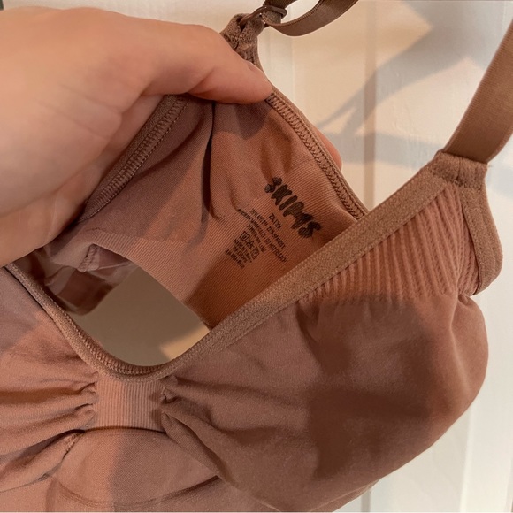 SKIMS Sculpting Bralette in Sienna - Picture 8 of 9